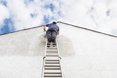Peinture extérieure à la Coulonche — façades et ravalement